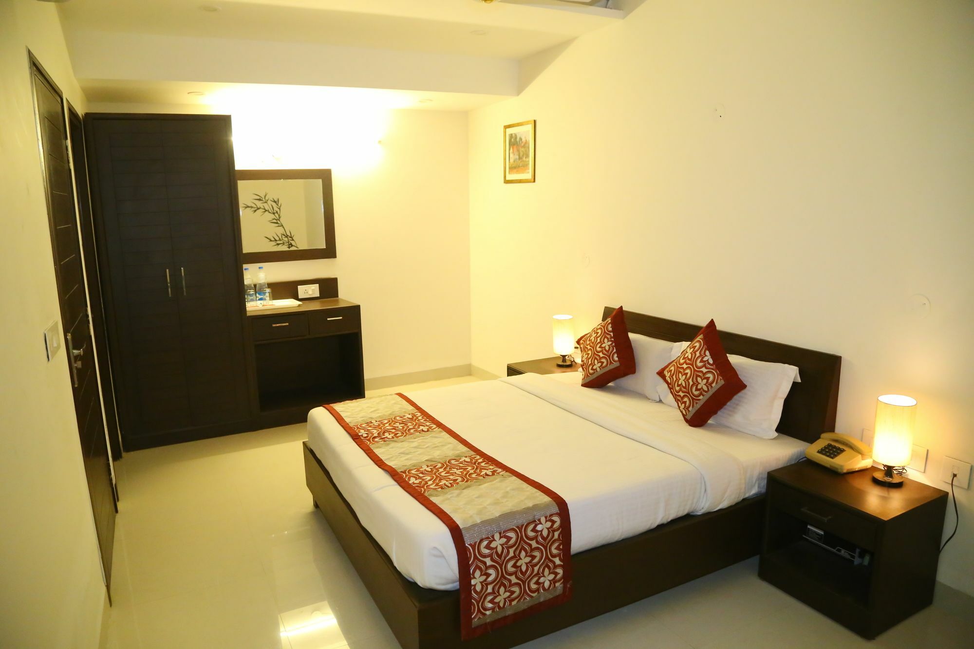 Hotel Oscar Regency Panchkula Exteriör bild