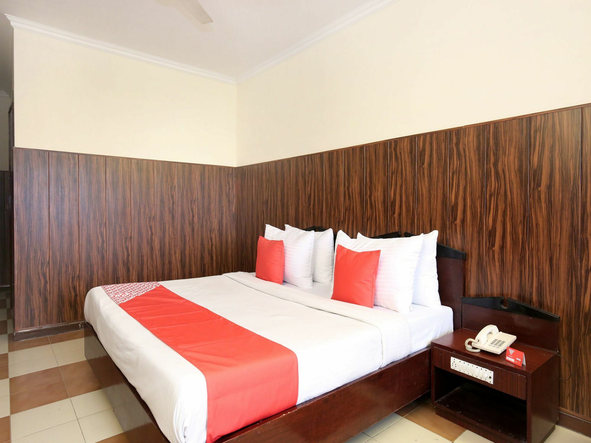 Hotel Oscar Regency Panchkula Exteriör bild
