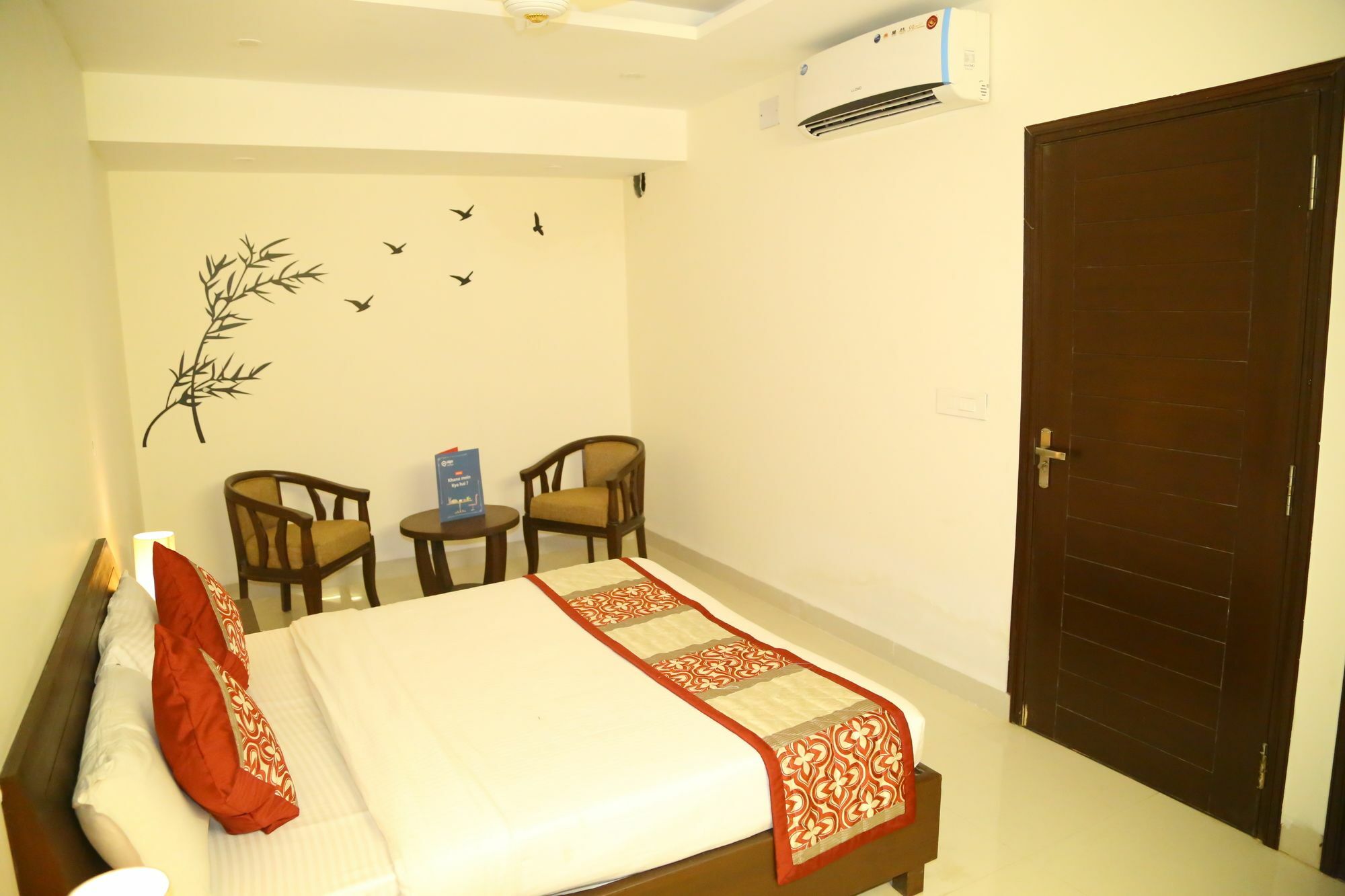 Hotel Oscar Regency Panchkula Exteriör bild