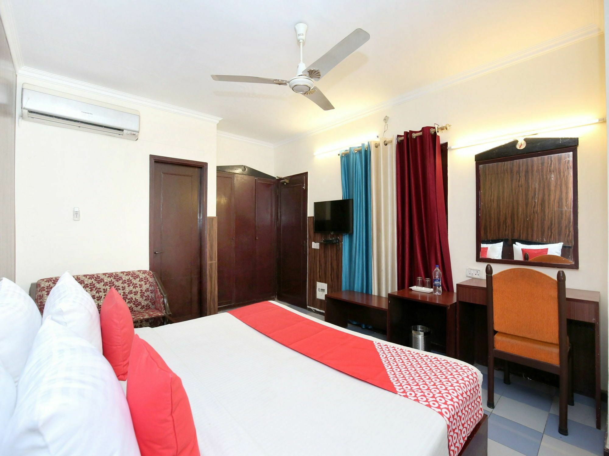 Hotel Oscar Regency Panchkula Exteriör bild