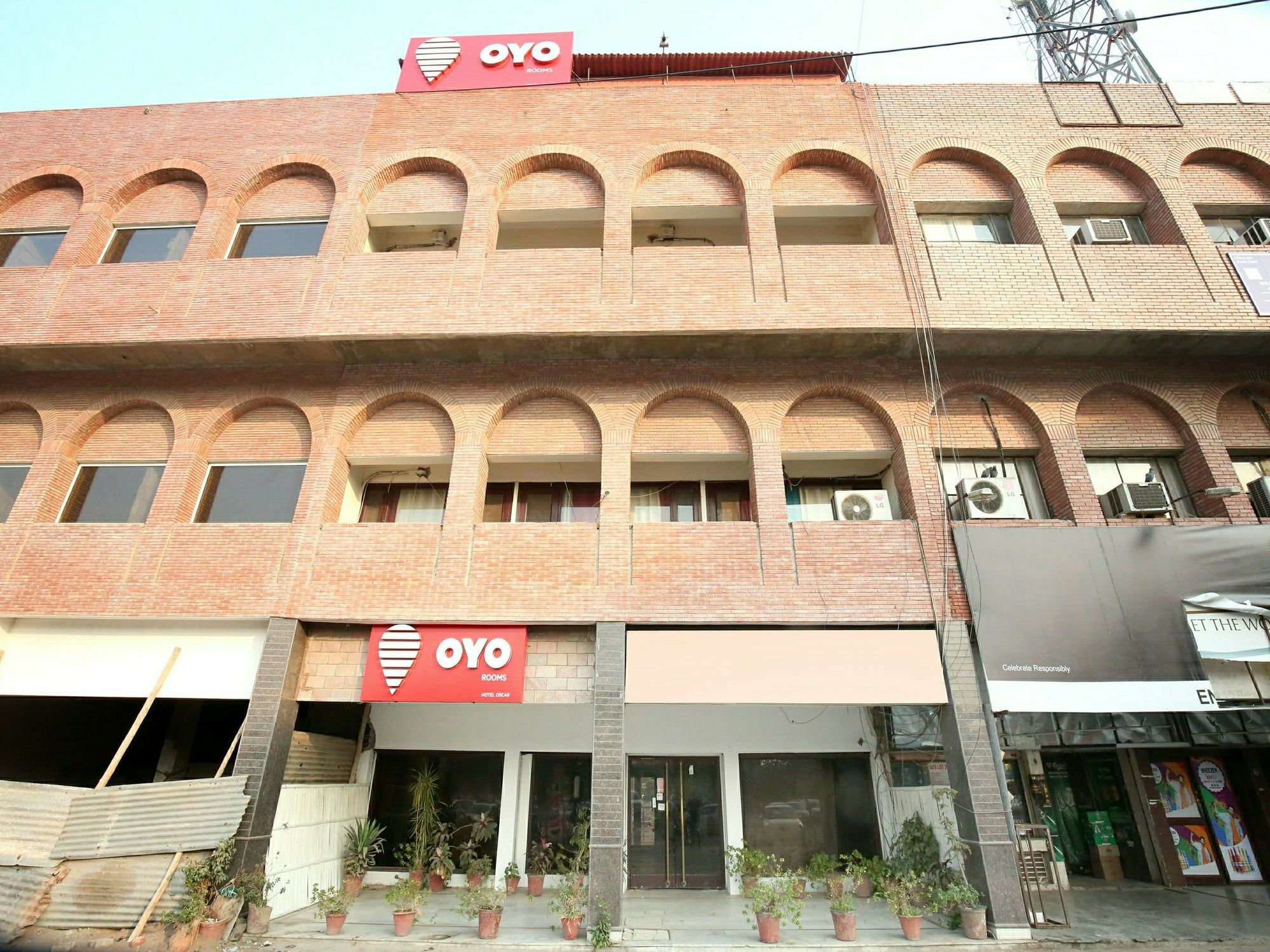 Hotel Oscar Regency Panchkula Exteriör bild