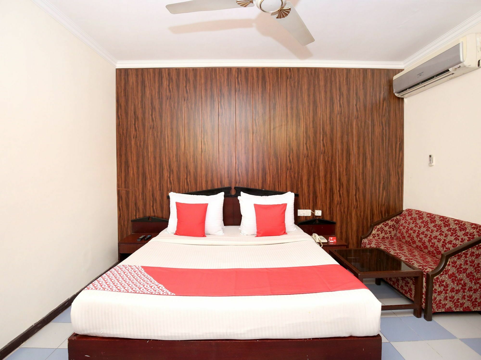 Hotel Oscar Regency Panchkula Exteriör bild