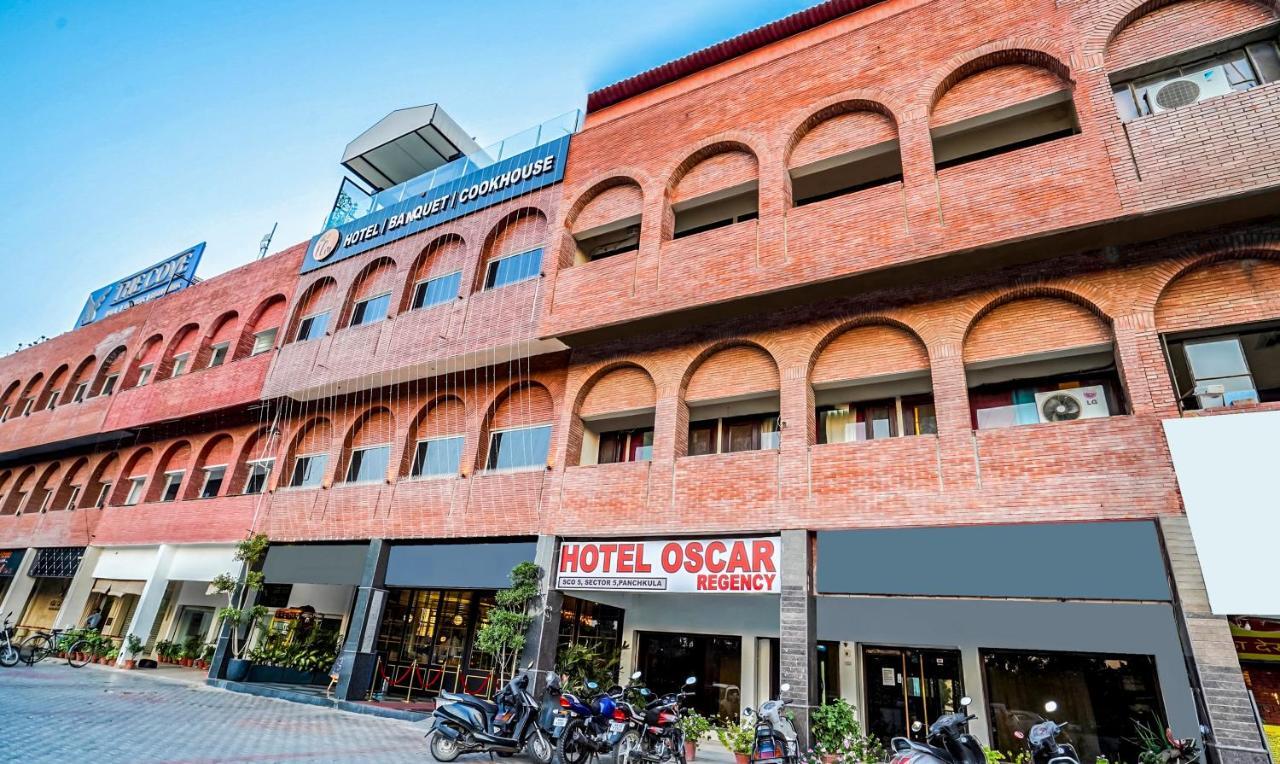 Hotel Oscar Regency Panchkula Exteriör bild