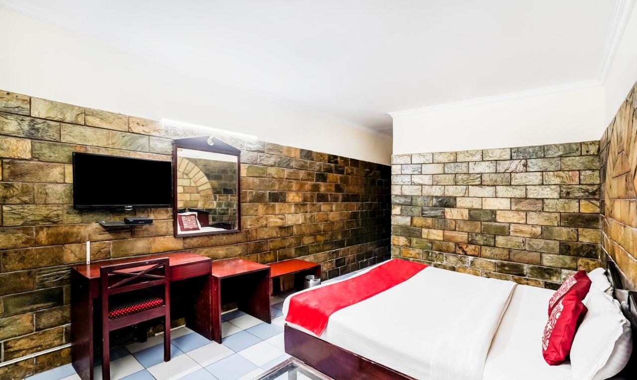 Hotel Oscar Regency Panchkula Exteriör bild