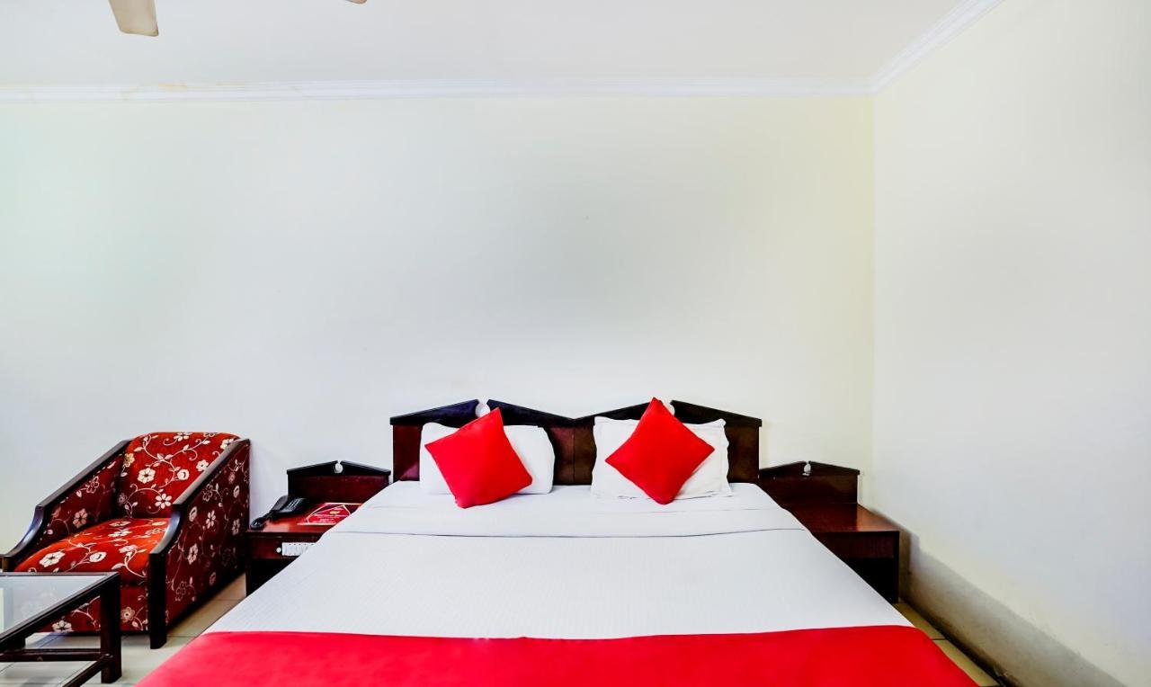 Hotel Oscar Regency Panchkula Exteriör bild