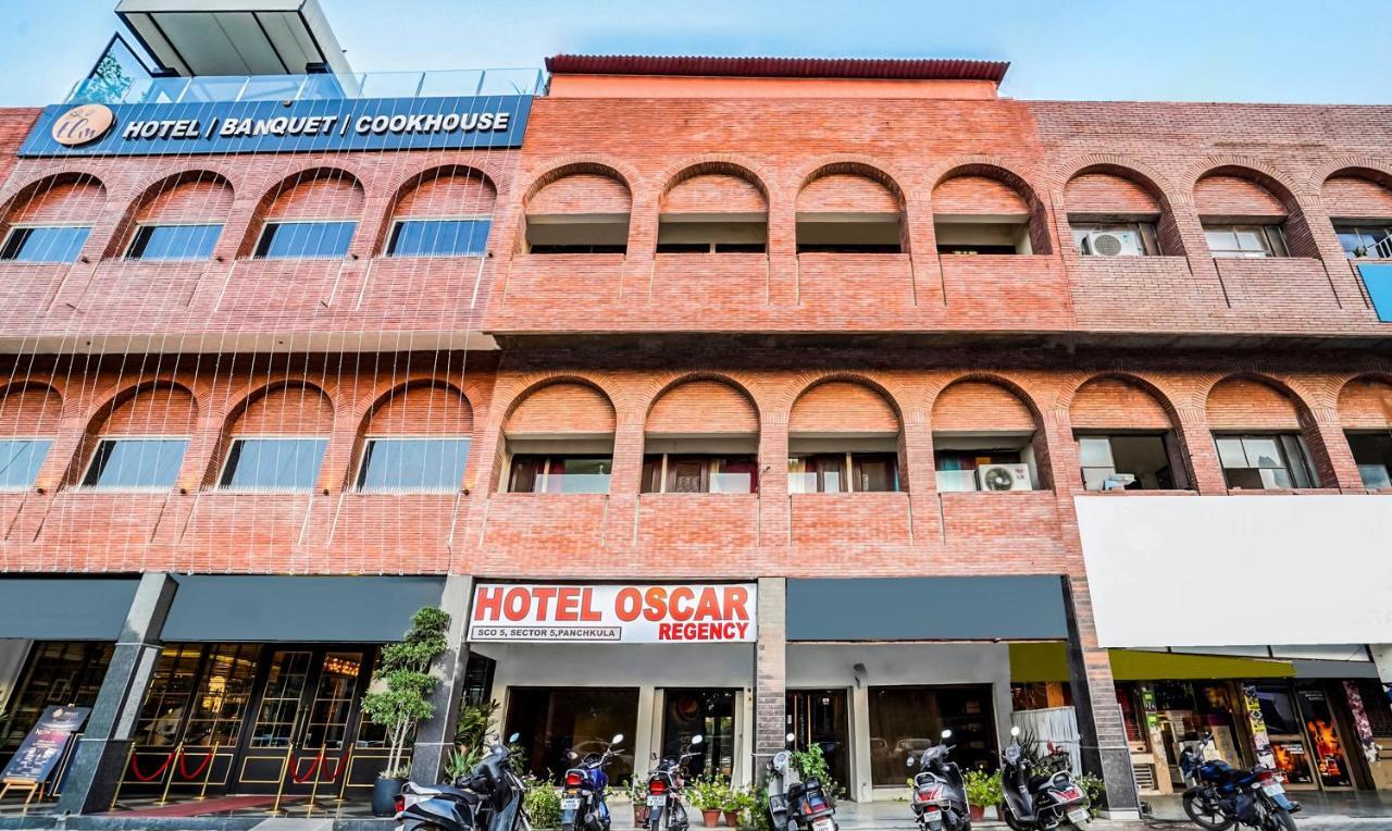 Hotel Oscar Regency Panchkula Exteriör bild
